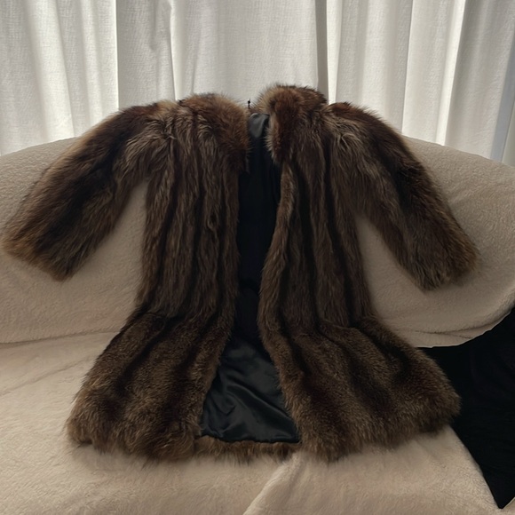 High Quality Vintage Women's Raccoon Ladies' Long Fur Coat - Size Small - Picture 4 of 17